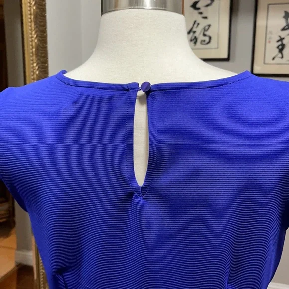 Ann Taylor Blue Blouse with Elegant Design - Picture 3 of 10